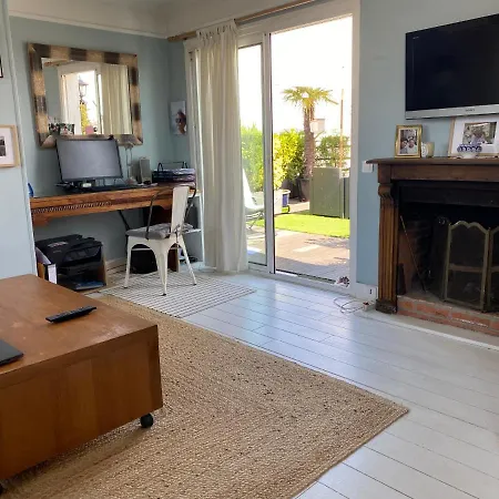 Apartment Dernier Etage Terrasse Pte St Coud *