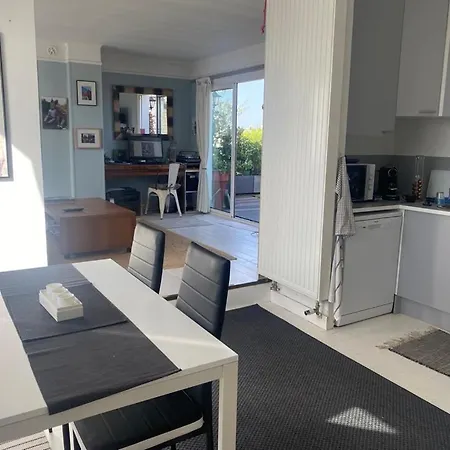 Apartment Dernier Etage Terrasse Pte St Coud *